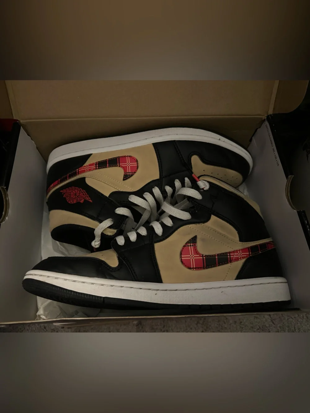 Jordan Retro 1 Mid
